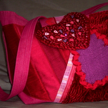 multimedia_heart_bag_for_pashelle_oct07.jpg